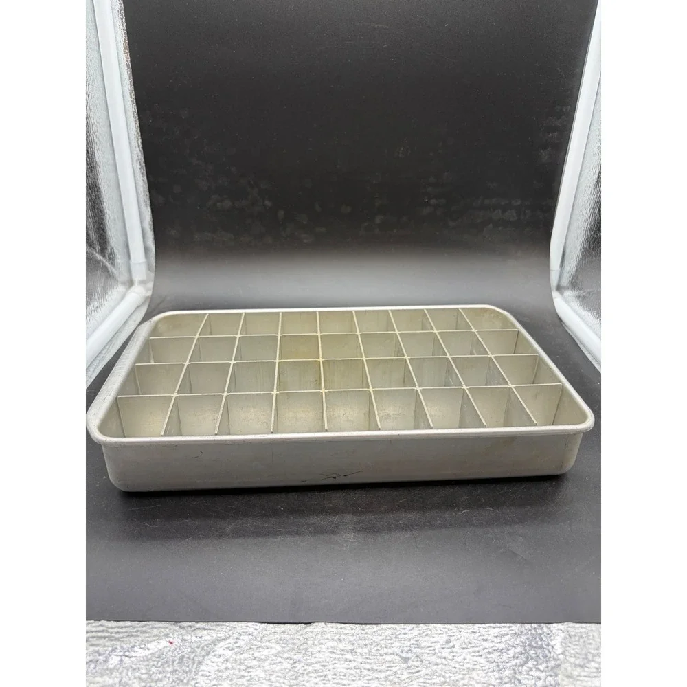 Unbranded vintage aluminum